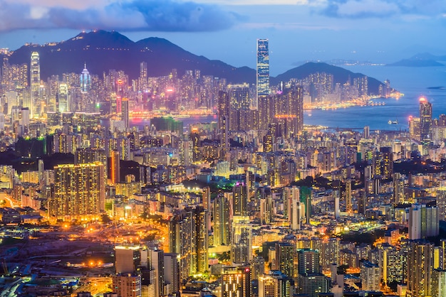 Scena del porto di Victoria a Hong Kong.