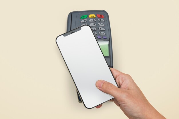 Schermo dello smartphone pagamento senza contanti nella nuova normalità