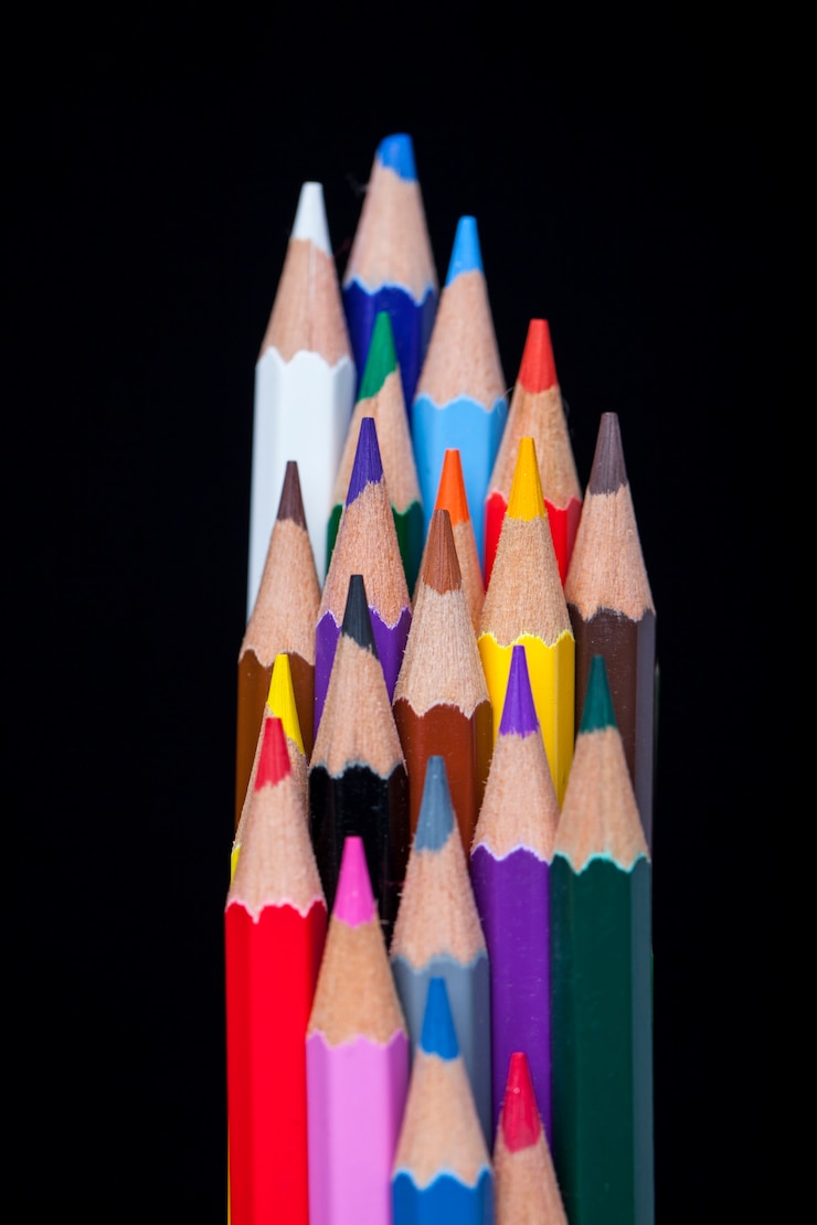 Foto gratuito scrittura matite disegno scuola di pittura