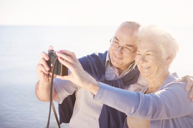 Selfie scattato con una fotocamera retrò