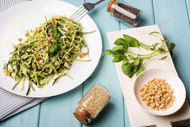 Semi schiacciati in vasetti con insalata biologica