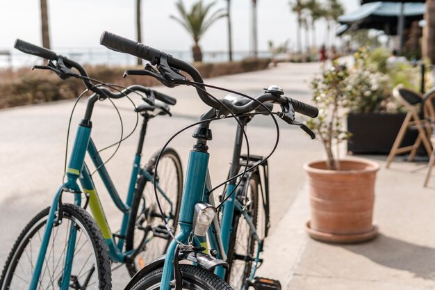 Set di biciclette all'aperto