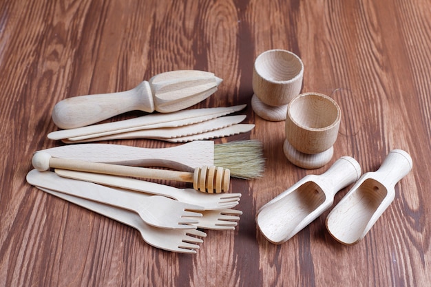 Set di utensili da cucina in legno, vista dall'alto