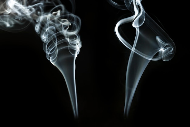 Sfondo con forme dinamiche di fumo