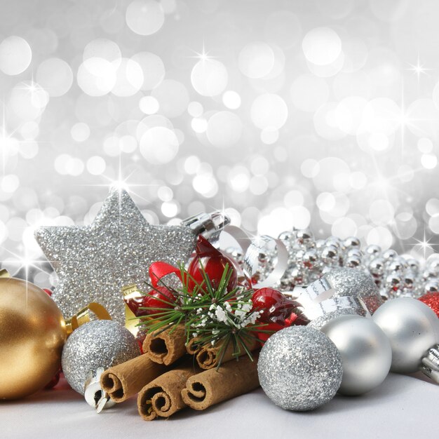 sfondo decorativo di Natale con luci e stelle bokeh decorazioni