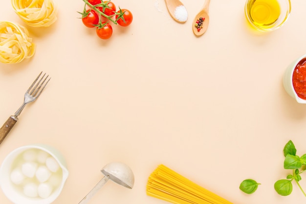 Sfondo di cibo con ingredienti per la pasta