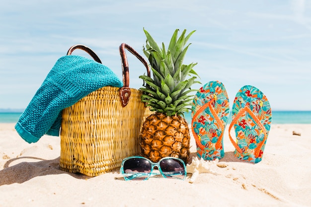 Sfondo spiaggia con elementi di spiaggia