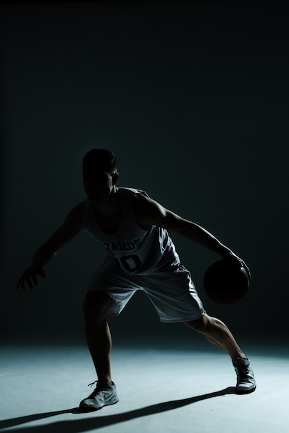 Silhouette di giocatore di basket