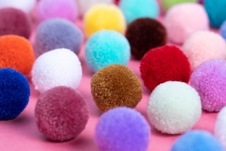 Foto gratuito simpatici dettagli con pompon