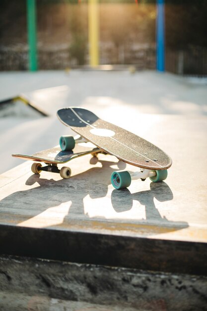 Skateboard e tramonto