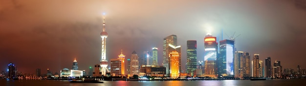 Skyline di Shanghai di notte