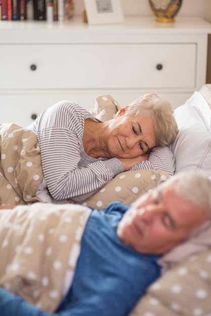 Sogni profondi nell'accogliente camera da letto