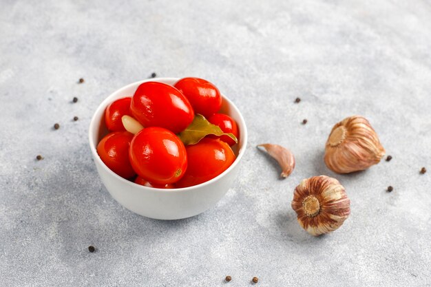 Sottaceti misti deliziosi e biologici fatti in casa.