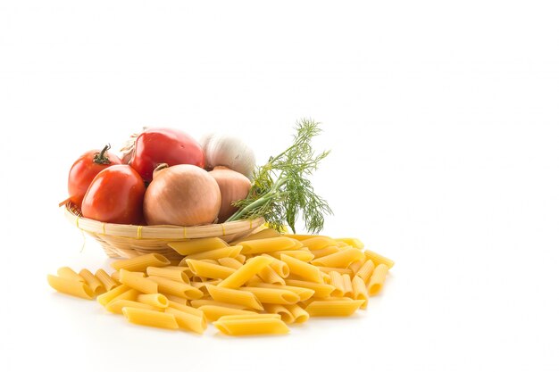 Spaghetti di pasta secca con ingrediente