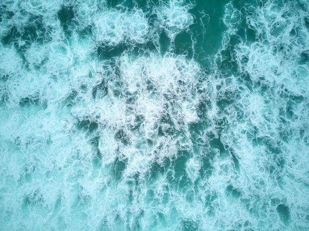 Spiaggia e oceano del nord a Nazare Portogallo