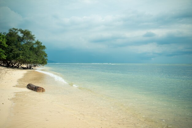 Spiaggia indonesiana