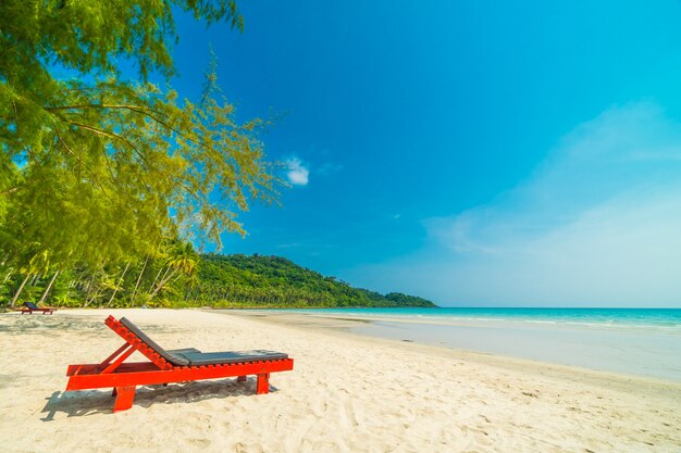 Spiaggia tropicale bellissima natura