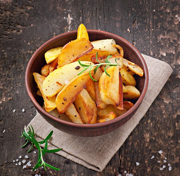 Spicchi di patate fritte