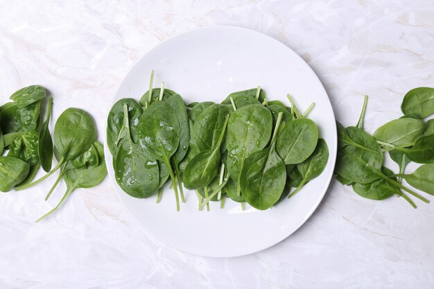 Spinaci sul tavolo