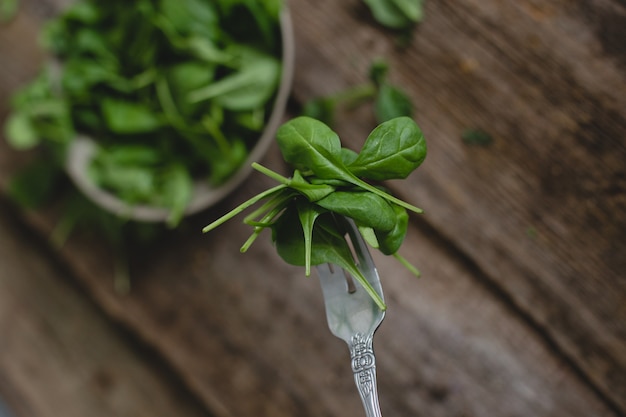 Spinaci sul tavolo