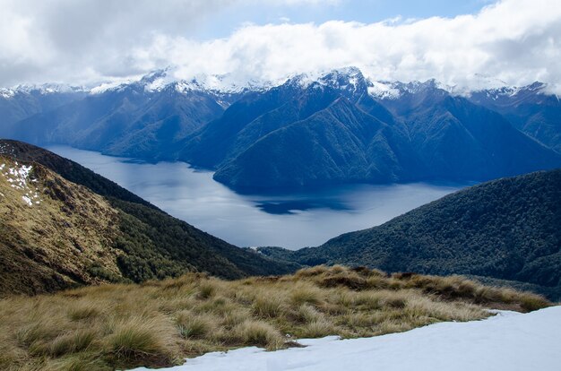 Splendida vista del Kepler Track nel Parco Nazionale di Fiordland, Nuova Zelanda