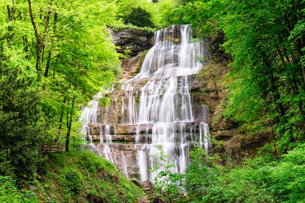 Splendida vista della Cascade du Herisson Francia