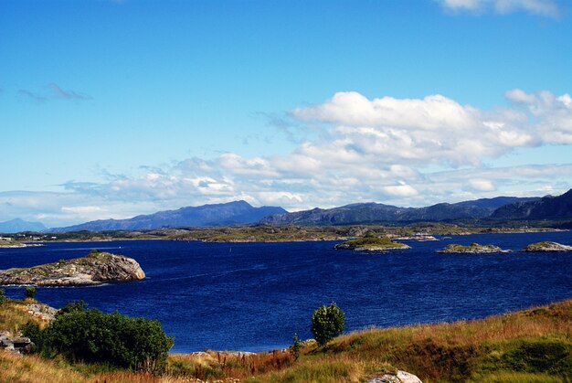 Splendido scenario della famosa Atlanterhavsveien - Atlantic Ocean Road in Norvegia