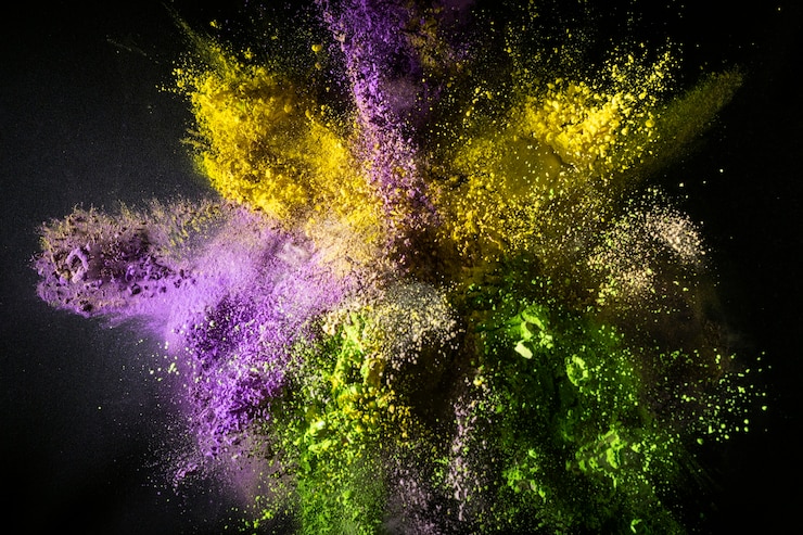 Foto gratuito spruzzi di polvere con sfondo scuro