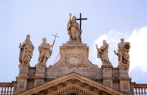 Statue sulla Basilica di San Pietro, Città del Vaticano, Roma, Italia