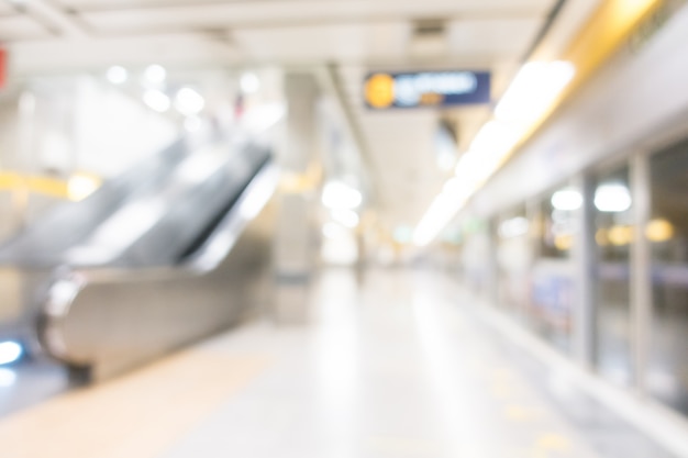 Stazione della metropolitana di sfocatura astratta