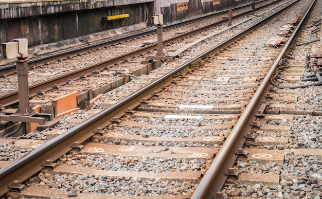 stazione ferroviaria in Giappone. (Immagine filtrata elaborata effetto vintage