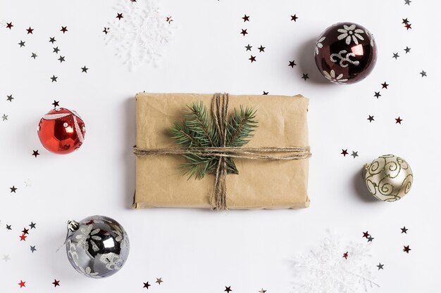 Stelle di scintillio di palle di brunch abete rosso scatola di regalo di composizione di decorazione di Natale