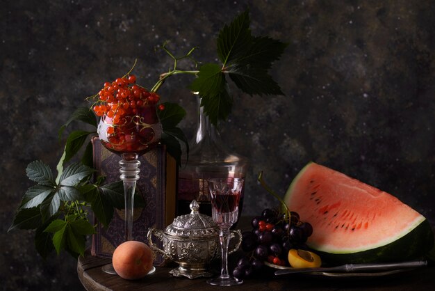 Stile barocco con gustoso assortimento di frutta