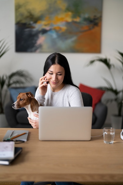 Stile di vita dell'animale domestico insieme al proprietario