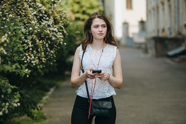 stile di vita primavera suono tecnologia smartphone