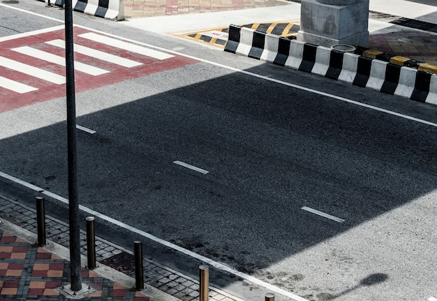 Street view con un passaggio pedonale