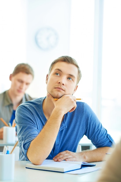 Studente facendo il suo esame