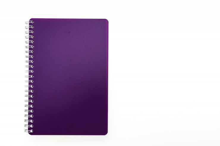 Foto gratuito taccuino viola