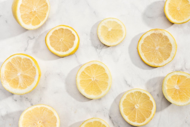 Tagliare le fette di limone