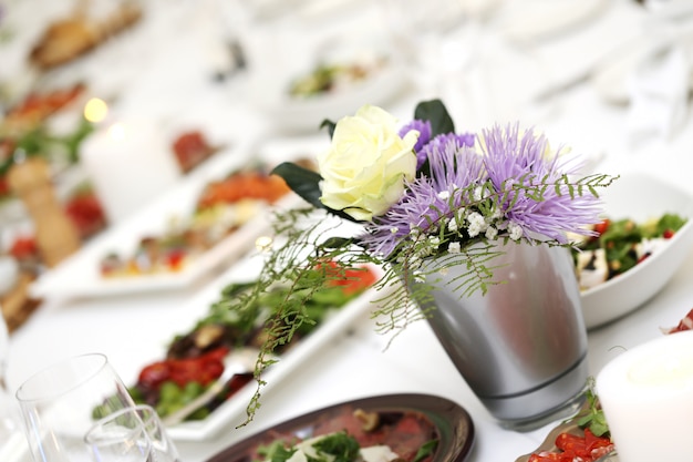 Tavolo da pranzo in occasione di una celebrazione