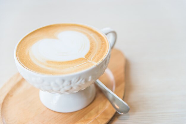 Tazza di caffè calda del latte