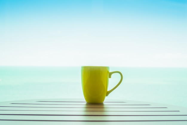 Tazza di caffè colorato