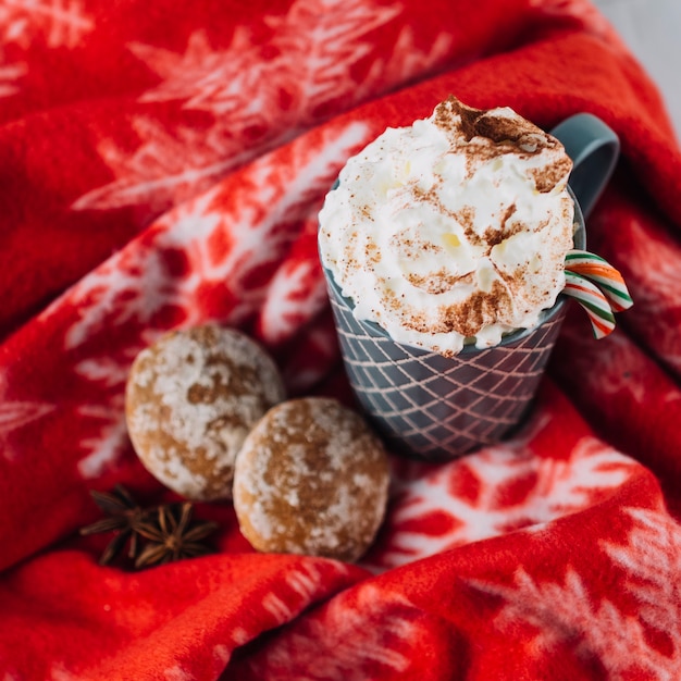 Tazza di caffè con panna montata