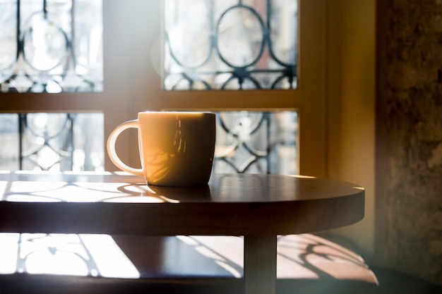 Tazza di caffè in un tavolo