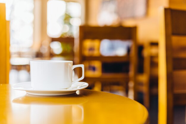 Tazza di caffè nella caffetteria