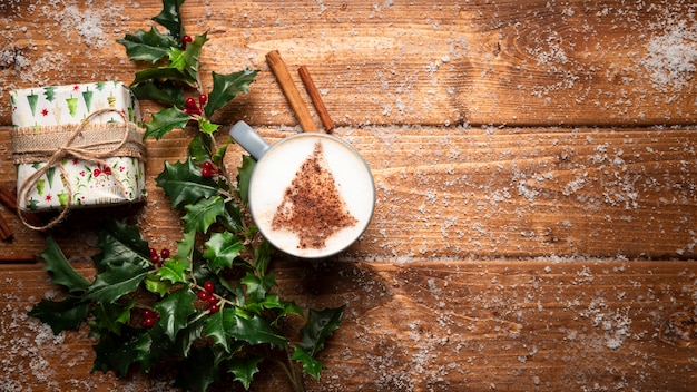 Tazza di caffè vista dall'alto con spazio di copia