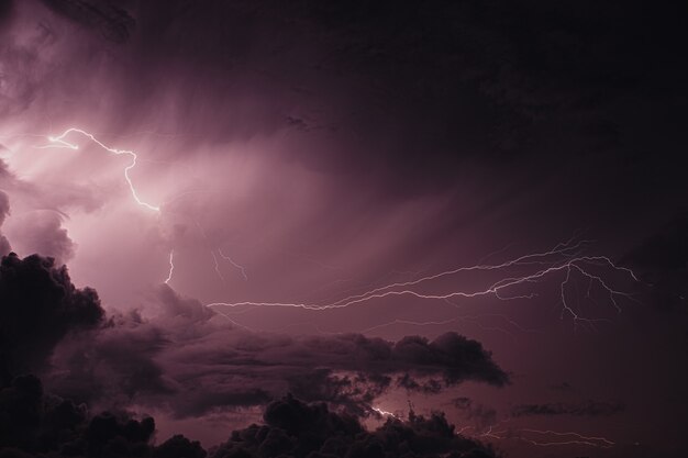Tempesta di fulmini alle Maldive