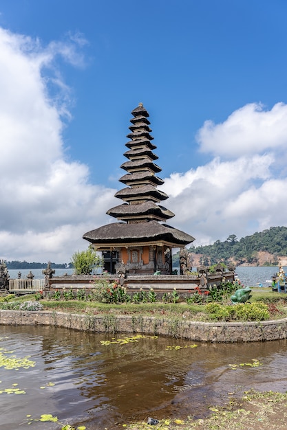 Tempio di Pura Ulun Danu Bratan in Indonesia