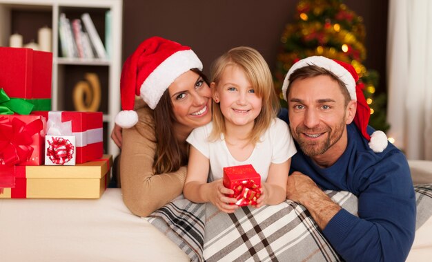 Tempo di Natale con la famiglia amorevole