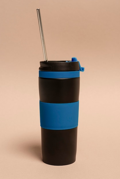 Thermos riutilizzabile con paglia